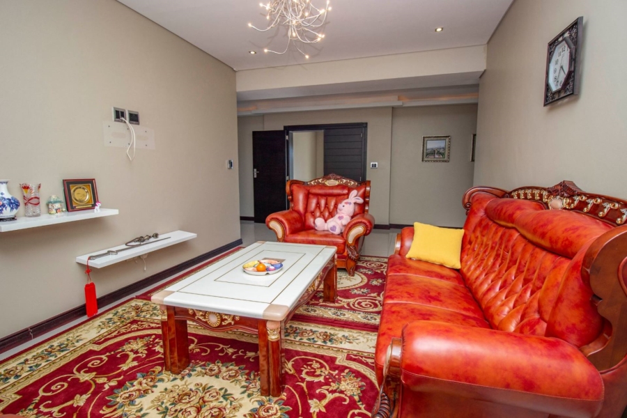 6 Bedroom Property for Sale in Baronetcy Western Cape